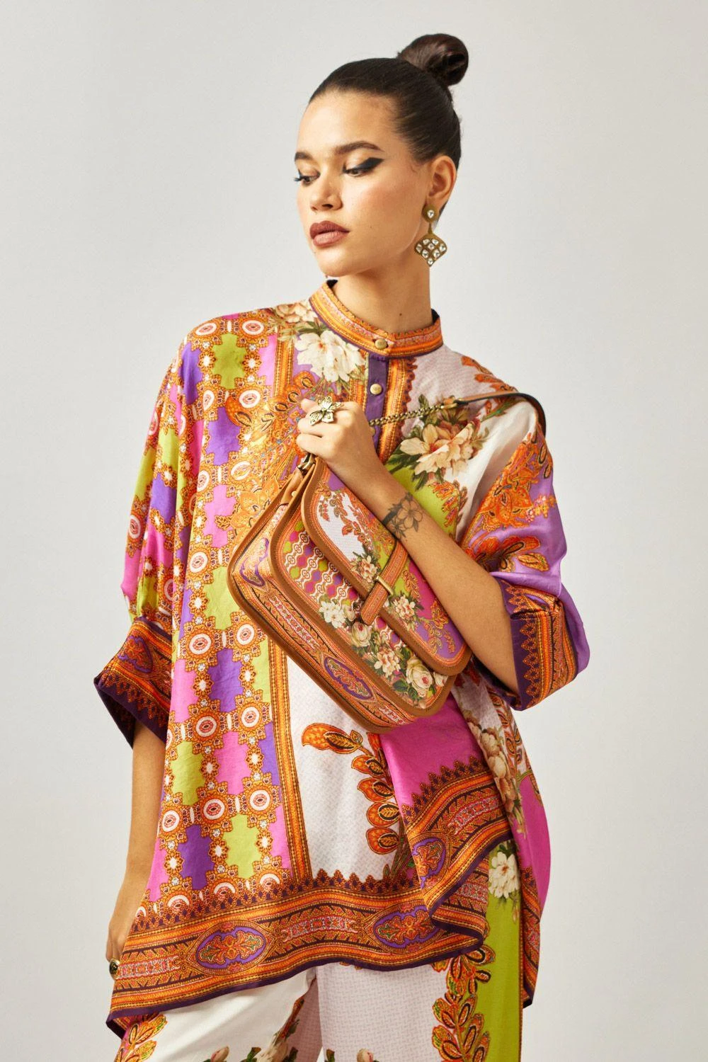 Rajdeep Ranawat Pink Band Collar Floral Tunic 6 Rajdeep Ranawat Pink Band Collar Floral Tunic - Image 4