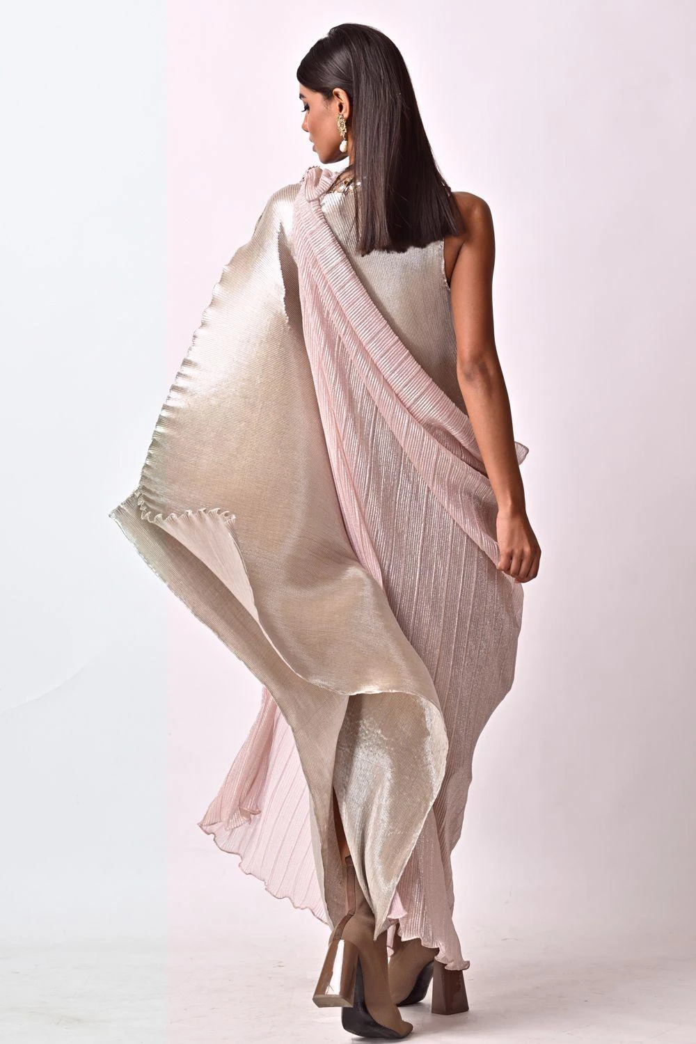 Kiran Uttam Ghosh Metallic Silver Hand Embellished Pleated Kaftan 7 Kiran Uttam Ghosh Metallic Silver Hand Embellished Pleated Kaftan - Image 5