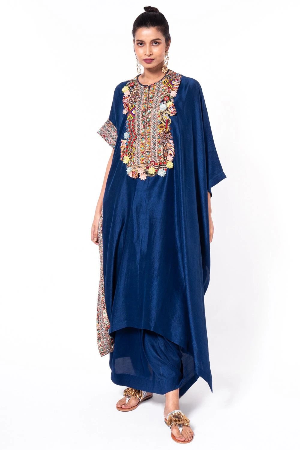 Anamika Khanna Navy Blue Embroidered Kurta Set 3 Anamika Khanna Navy Blue Embroidered Kurta Set
