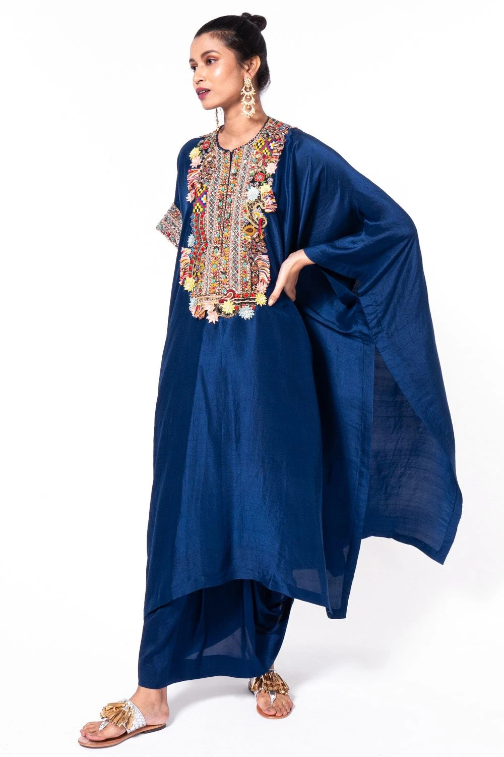 Anamika Khanna Navy Blue Embroidered Kurta Set 5 Anamika Khanna Navy Blue Embroidered Kurta Set - Image 3