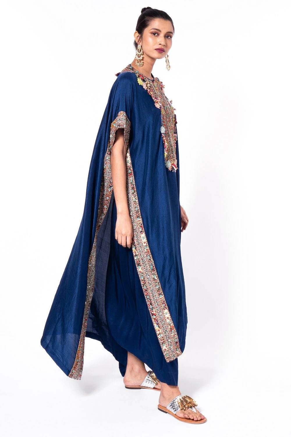Anamika Khanna Navy Blue Embroidered Kurta Set 6 Anamika Khanna Navy Blue Embroidered Kurta Set - Image 4