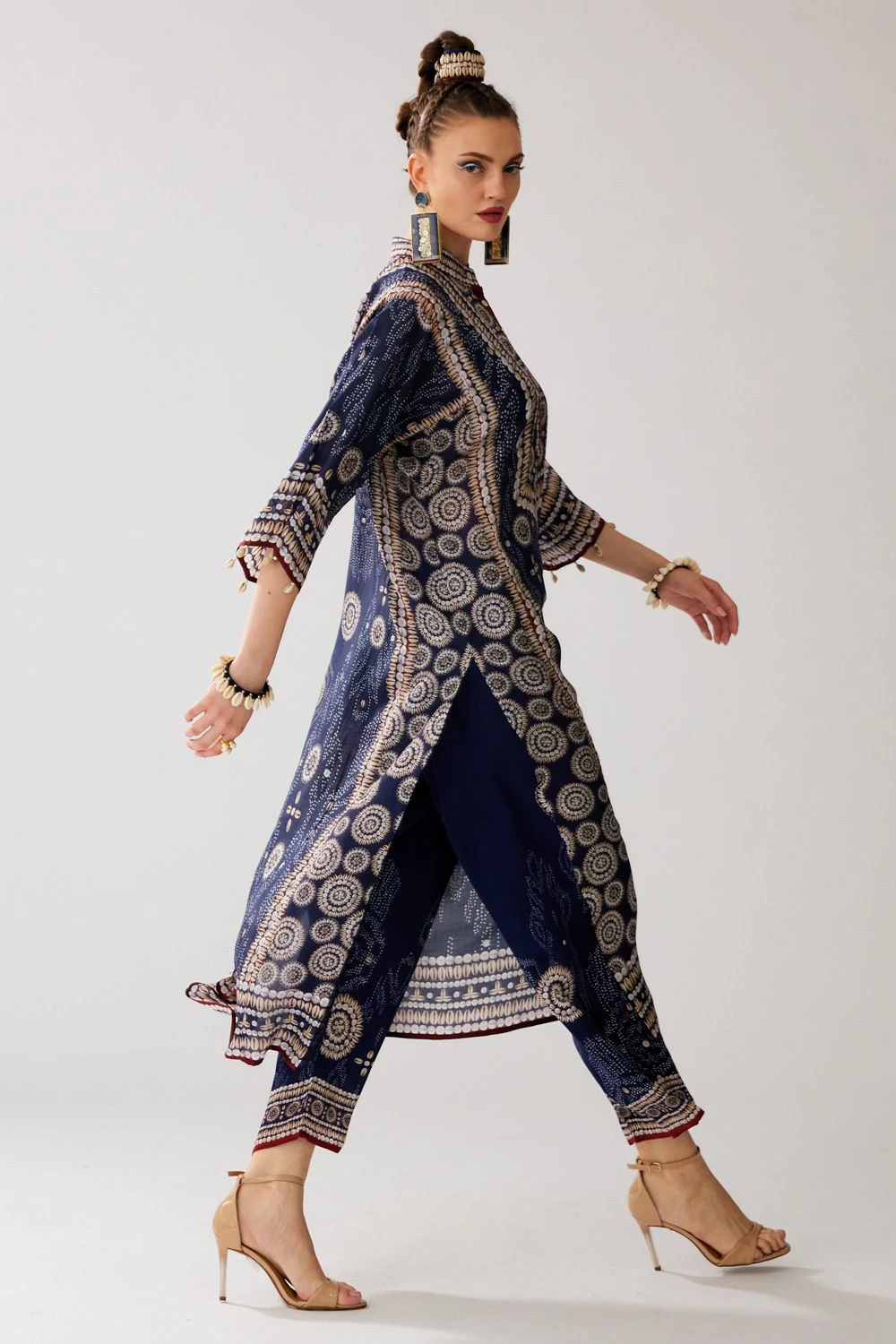 Rajdeep Ranawat Navy Blue Ghazala Floral Tunic 5 Rajdeep Ranawat Navy Blue Ghazala Floral Tunic - Image 3