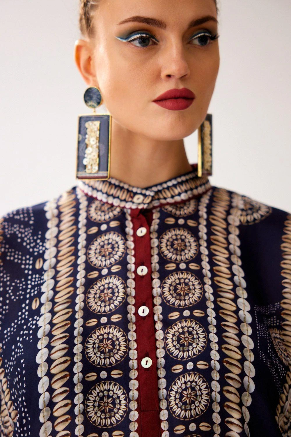 Rajdeep Ranawat Navy Blue Ghazala Floral Tunic 6 Rajdeep Ranawat Navy Blue Ghazala Floral Tunic - Image 4