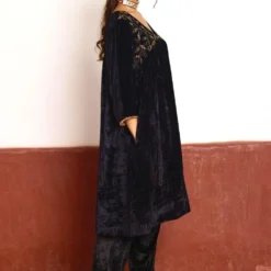 Shorshe Classic Black Floral Embellished Velvet Kurta Set -Textalux Sales 261223she2 2