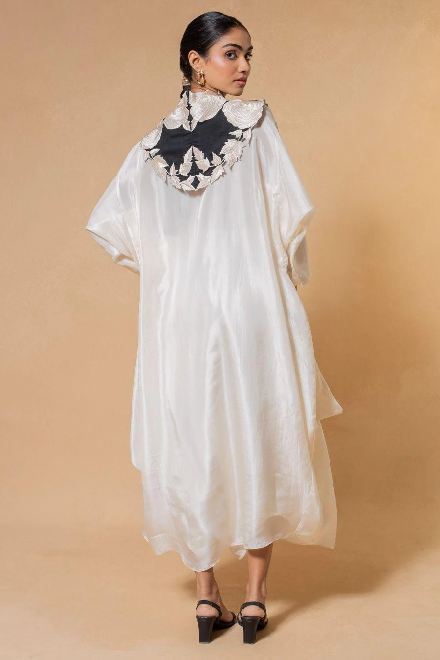 Aikeyah Reem Floral Embellished Cowl Kurta Set 7 Aikeyah Reem Floral Embellished Cowl Kurta Set - Image 5