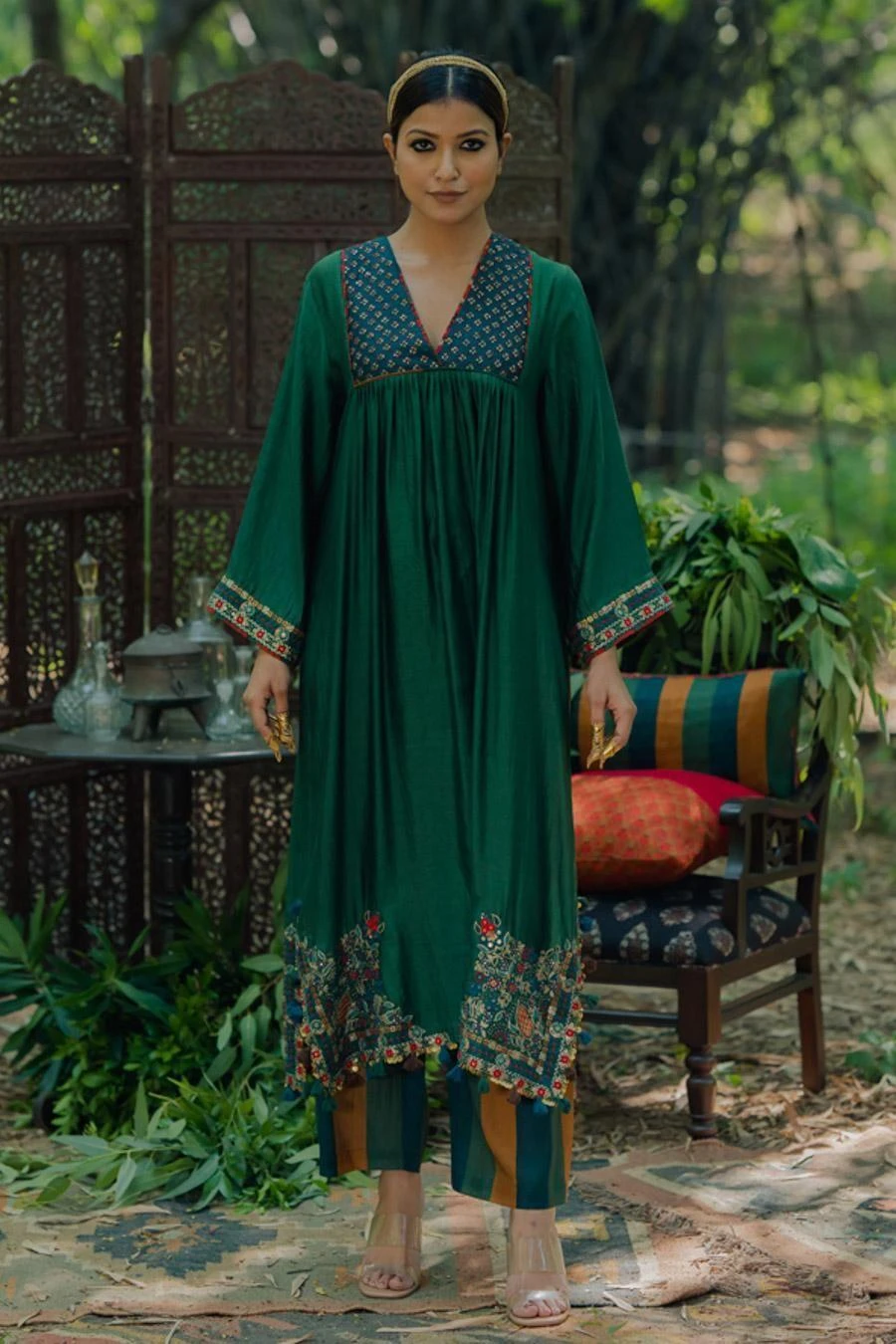 Pooja Keyur Green Aari Embroidered Kurta Set 3 Pooja Keyur Green Aari Embroidered Kurta Set