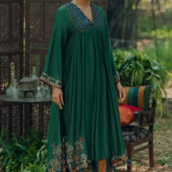 Pooja Keyur Green Aari Embroidered Kurta Set 10 Pooja Keyur Green Aari Embroidered Kurta Set -Textalux Sales 2701pk15 2
