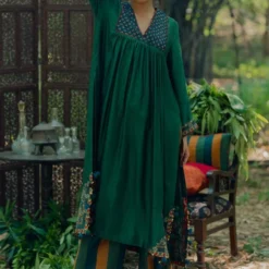 Pooja Keyur Green Aari Embroidered Kurta Set 12 Pooja Keyur Green Aari Embroidered Kurta Set -Textalux Sales 2701pk15 4