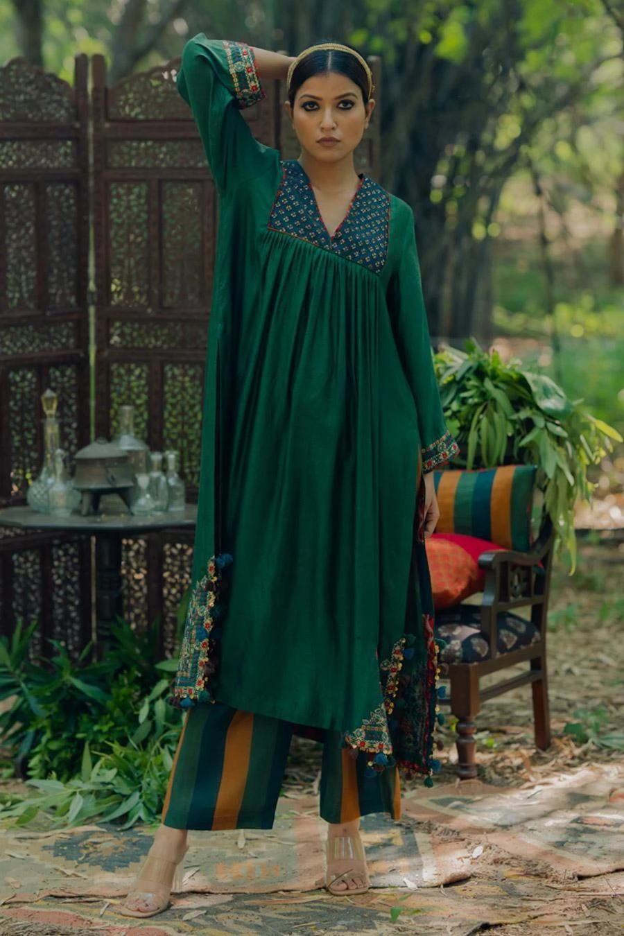 Pooja Keyur Green Aari Embroidered Kurta Set 6 Pooja Keyur Green Aari Embroidered Kurta Set - Image 4