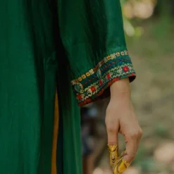 Pooja Keyur Green Aari Embroidered Kurta Set 13 Pooja Keyur Green Aari Embroidered Kurta Set -Textalux Sales 2701pk15 5