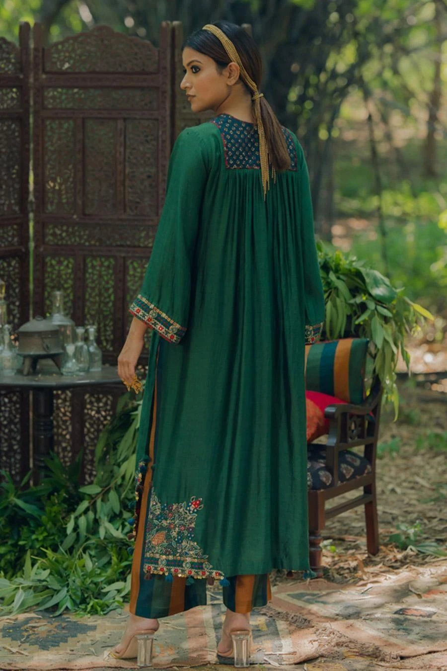 Pooja Keyur Green Aari Embroidered Kurta Set 9 Pooja Keyur Green Aari Embroidered Kurta Set - Image 7
