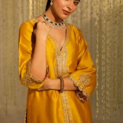 Sheetal Batra Umrah Glaze Mustard Kurta Set 8 Sheetal Batra Umrah Glaze Mustard Kurta Set -Textalux Sales 2712s23b2 3