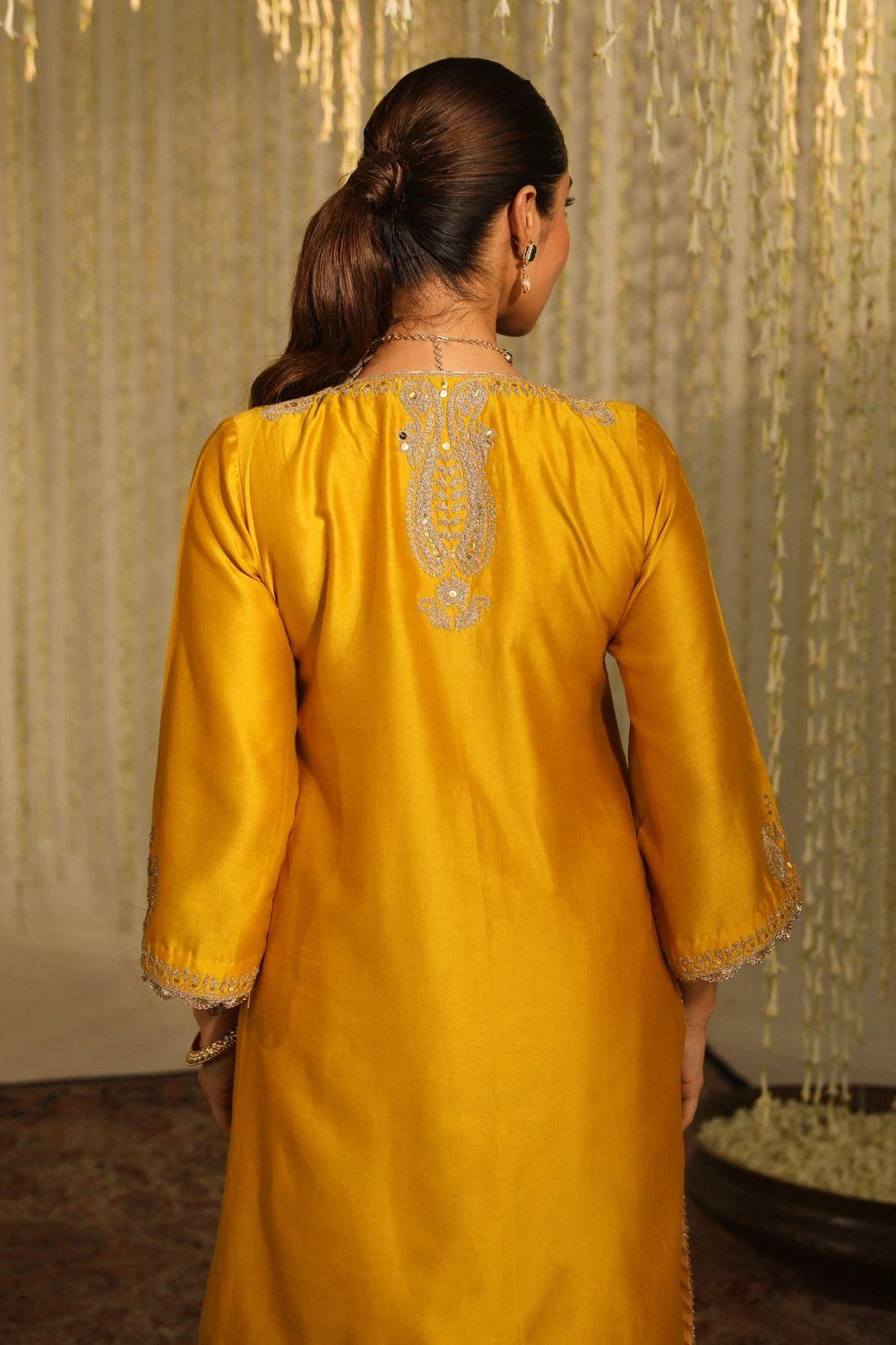 Sheetal Batra Umrah Glaze Mustard Kurta Set 6 Sheetal Batra Umrah Glaze Mustard Kurta Set - Image 4