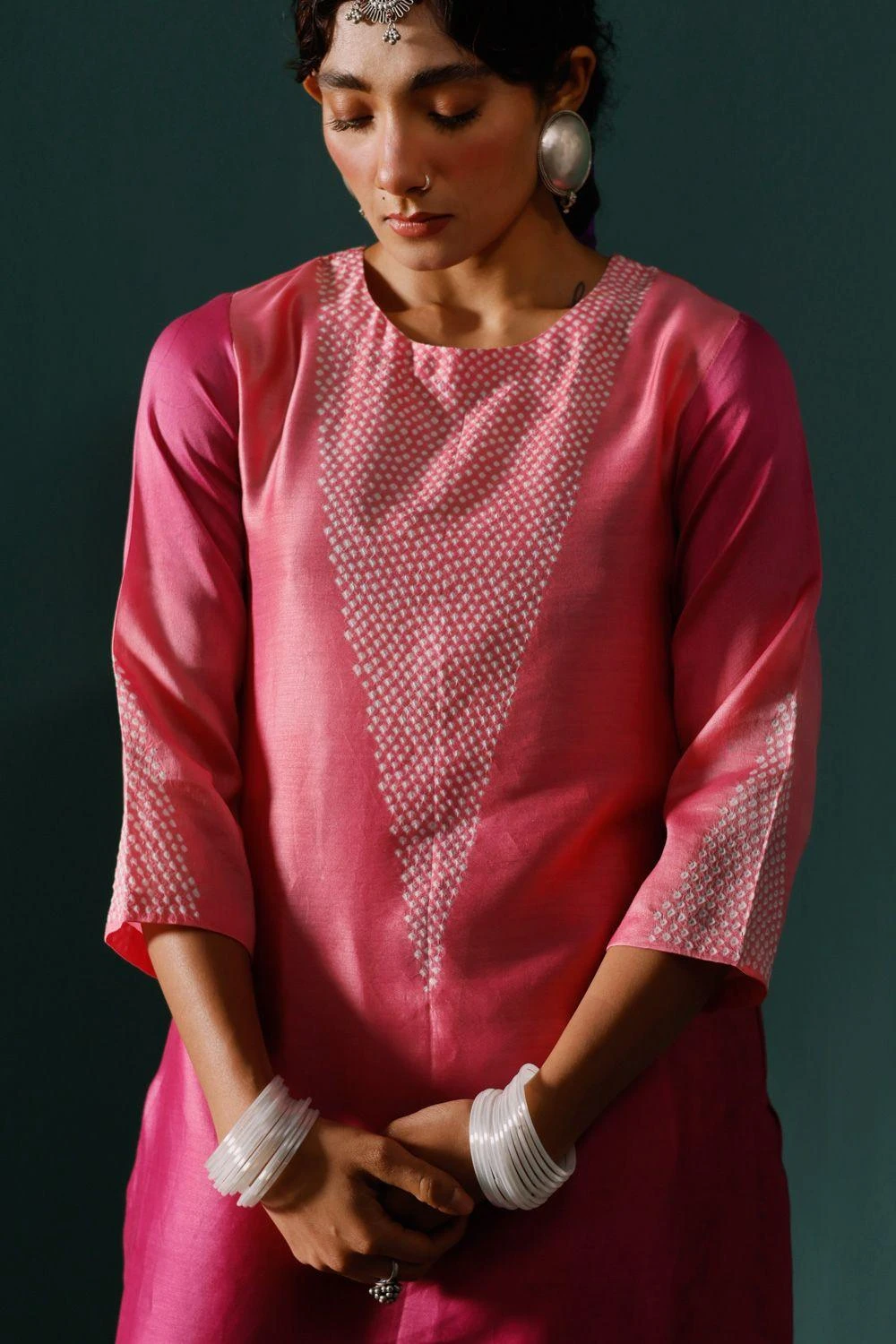 Naina Jain Pink Bandhani Kurta Set 5 Naina Jain Pink Bandhani Kurta Set - Image 3