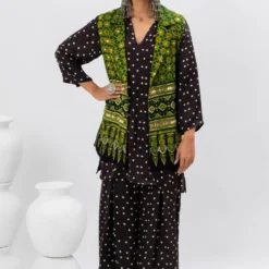 Prahnaaya Green Hand Embroidered Ajrakh Bundi Jacket Set -Textalux Sales 29923pa13 2