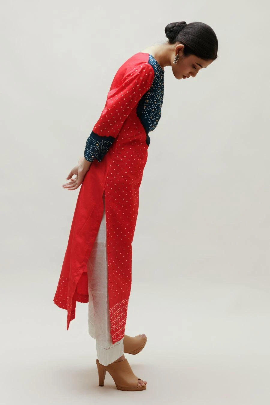 Naina Jain Red & Blue Pure Silk Bandhani Kurta 5 Naina Jain Red & Blue Pure Silk Bandhani Kurta - Image 3