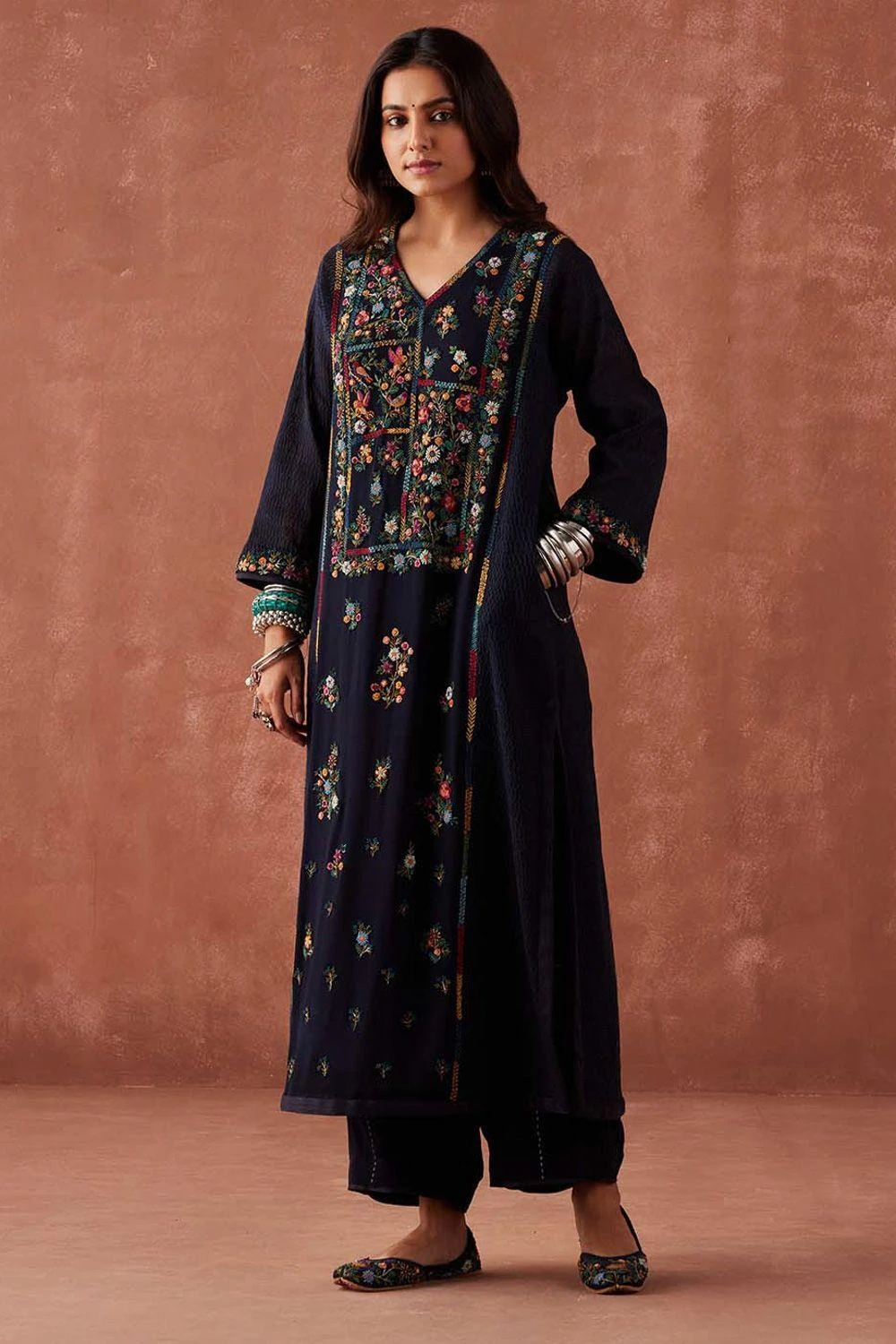 Sunira Designs Blue Dhaaga V-neck Phiran Kurta 3 Sunira Designs Blue Dhaaga V-neck Phiran Kurta
