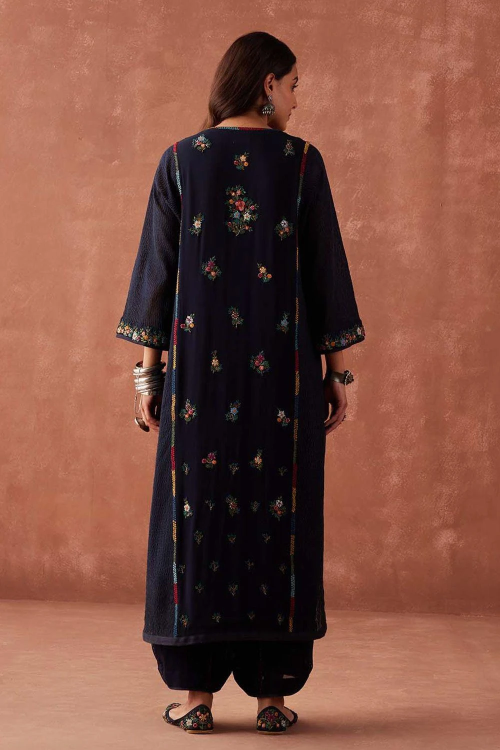 Sunira Designs Blue Dhaaga V-neck Phiran Kurta 5 Sunira Designs Blue Dhaaga V-neck Phiran Kurta - Image 3