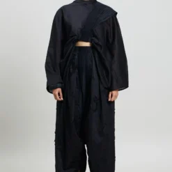 Antar-Agni Black Pessoa Top