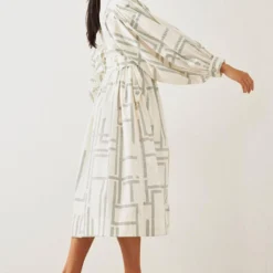 SNOB Off White Printed Trench Style Dress -Textalux Sales 91sn3 3