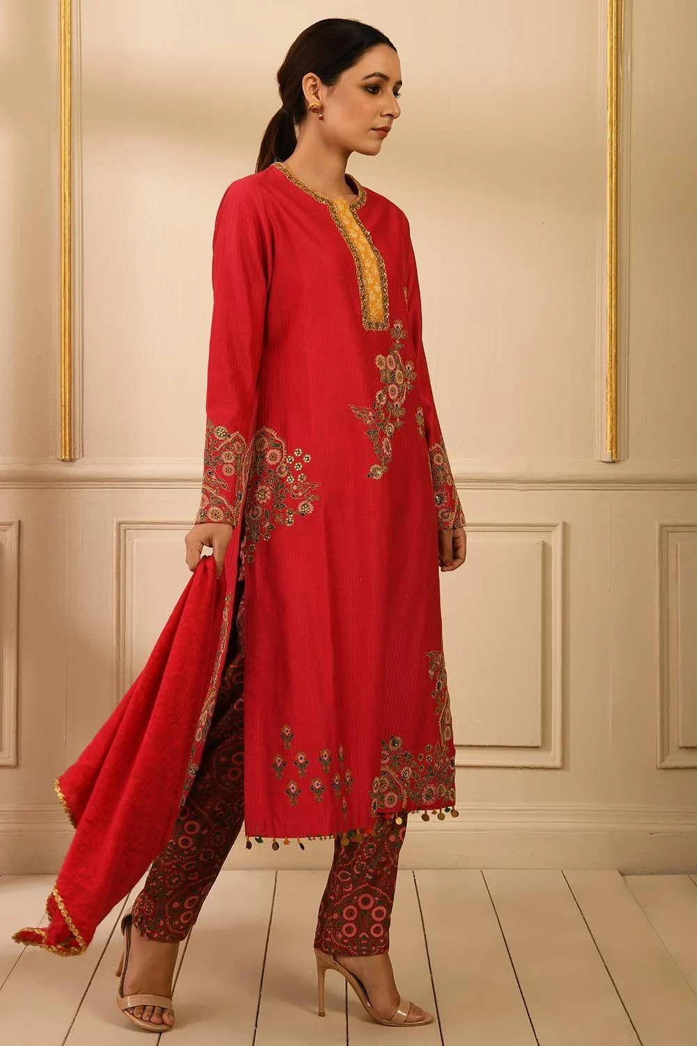 Debyani Magenta Threadwork Embroidered Kurta 4 Debyani Magenta Threadwork Embroidered Kurta - Image 2