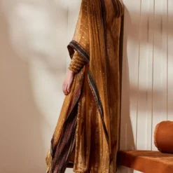 Nikita Mhaisalkar Gold Velvet Kurta Set 13 Nikita Mhaisalkar Gold Velvet Kurta Set -Textalux Sales nf f22 021 6